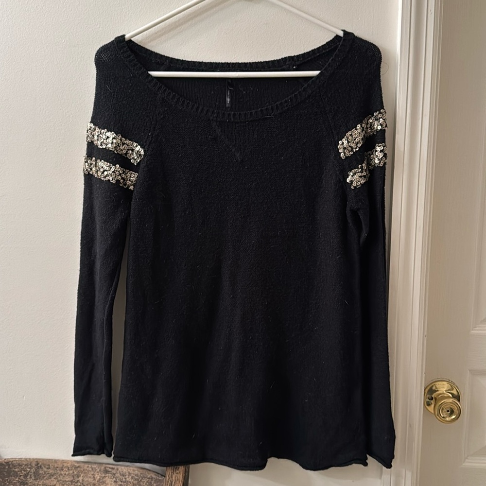 Just in time or a chilly winter night!! Nollie sweater with a little gold!